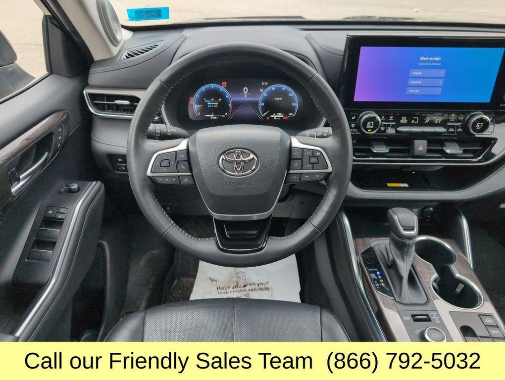 used 2023 Toyota Highlander car, priced at $38,776