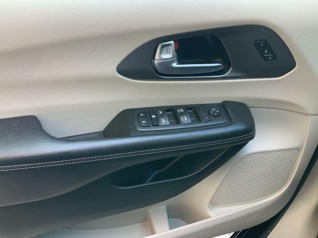 used 2023 Chrysler Pacifica car, priced at $24,479