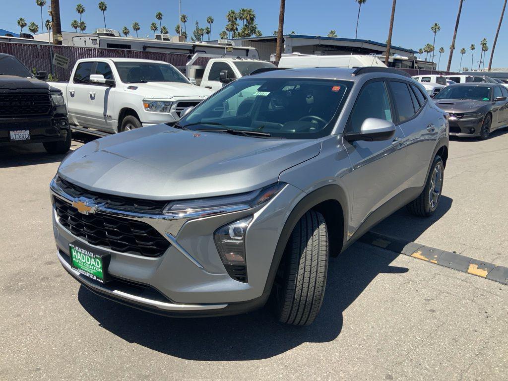 used 2025 Chevrolet Trax car, priced at $22,235