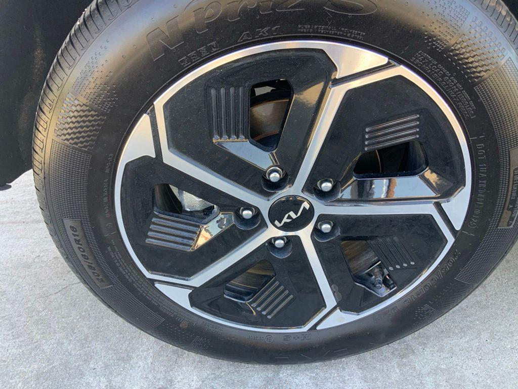 used 2025 Kia Niro car, priced at $30,984