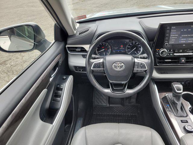used 2021 Toyota Highlander car, priced at $32,743