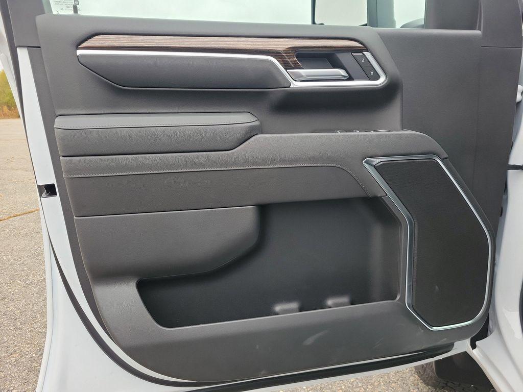 new 2026 GMC Sierra 2500 car, priced at $71,604