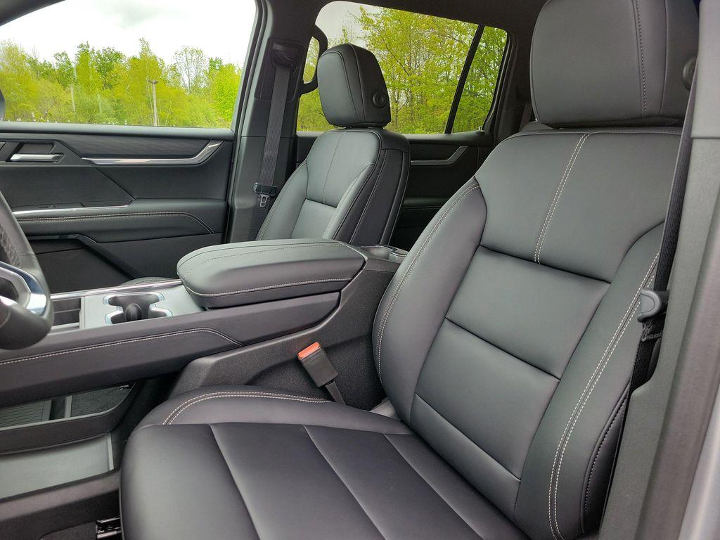 new 2025 GMC Acadia car, priced at $43,425