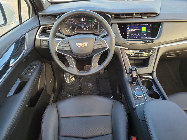 used 2025 Cadillac XT5 car, priced at $43,985