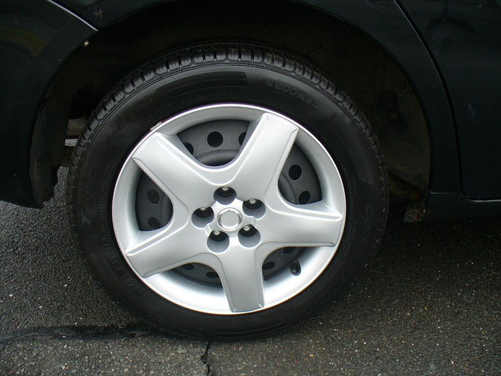 used 2005 Toyota Matrix car, priced at $5,950