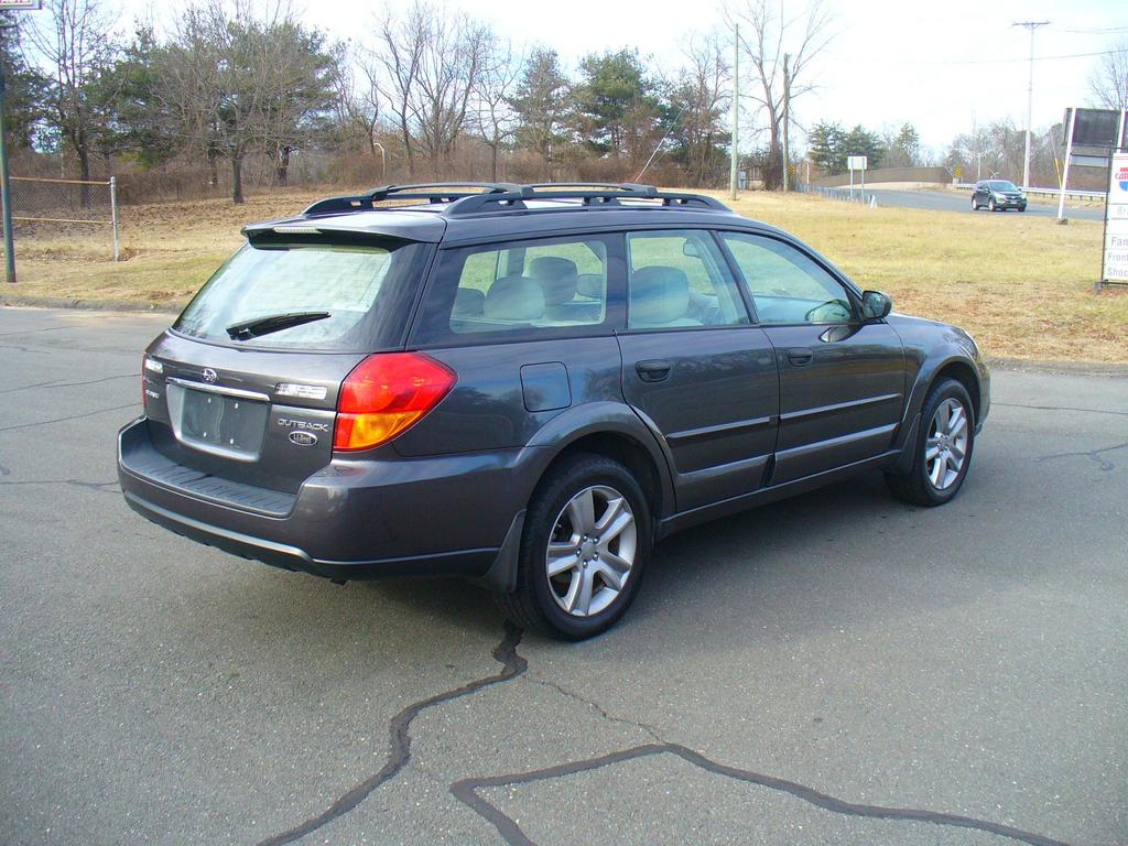 used 2007 Subaru Legacy car, priced at $6,950