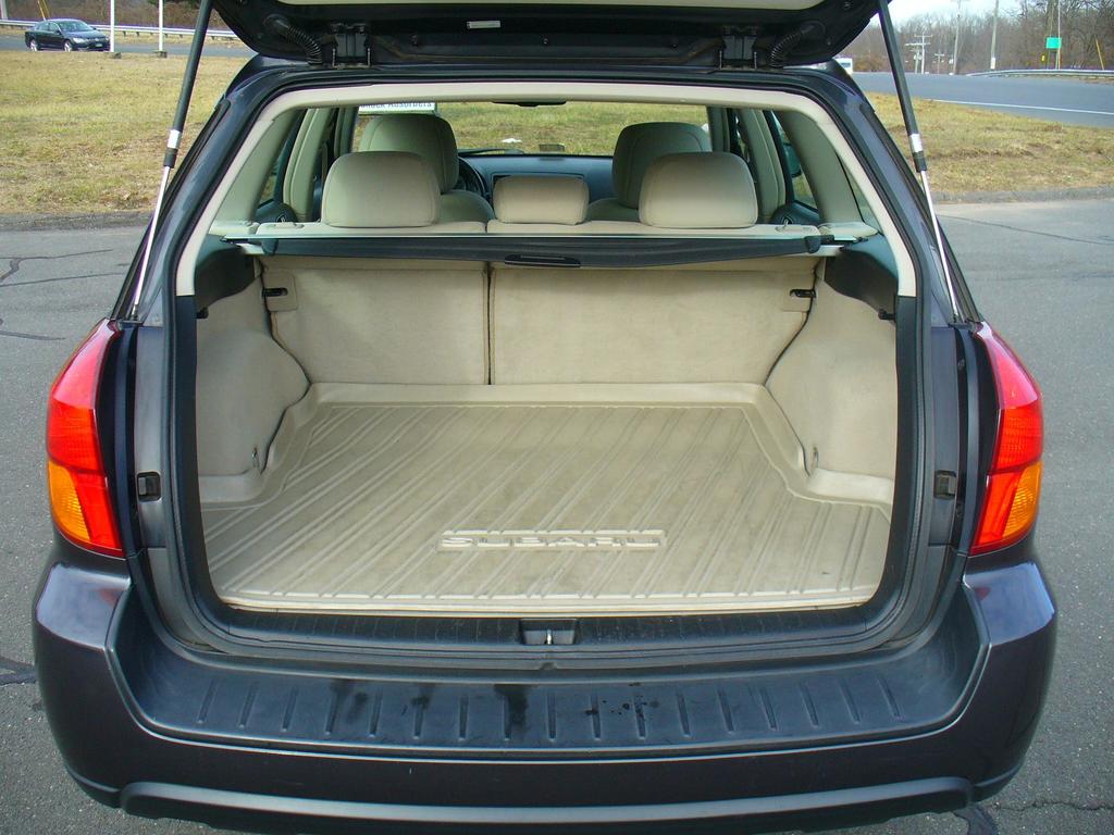 used 2007 Subaru Legacy car, priced at $6,950