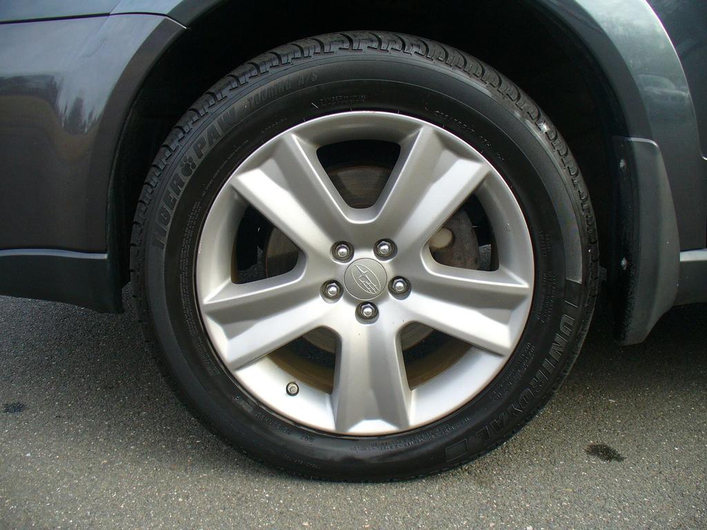 used 2007 Subaru Legacy car, priced at $6,950