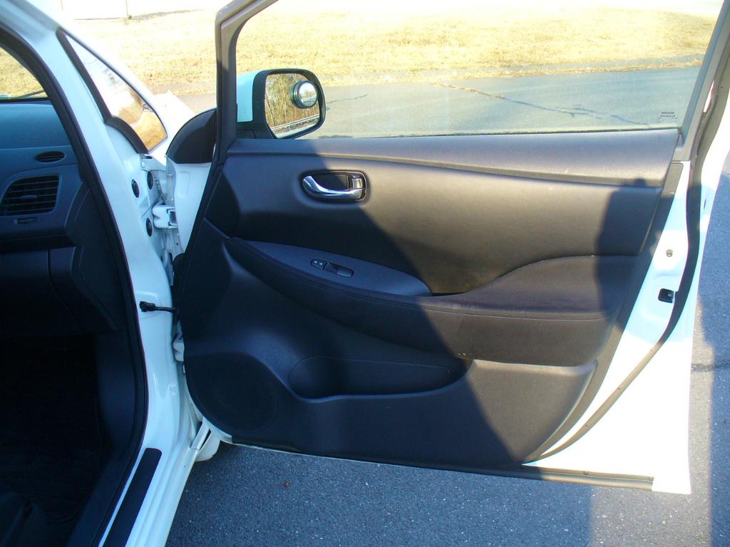 used 2015 Nissan Leaf car, priced at $7,650