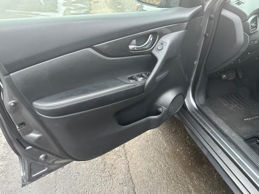 used 2018 Nissan Rogue car, priced at $14,899