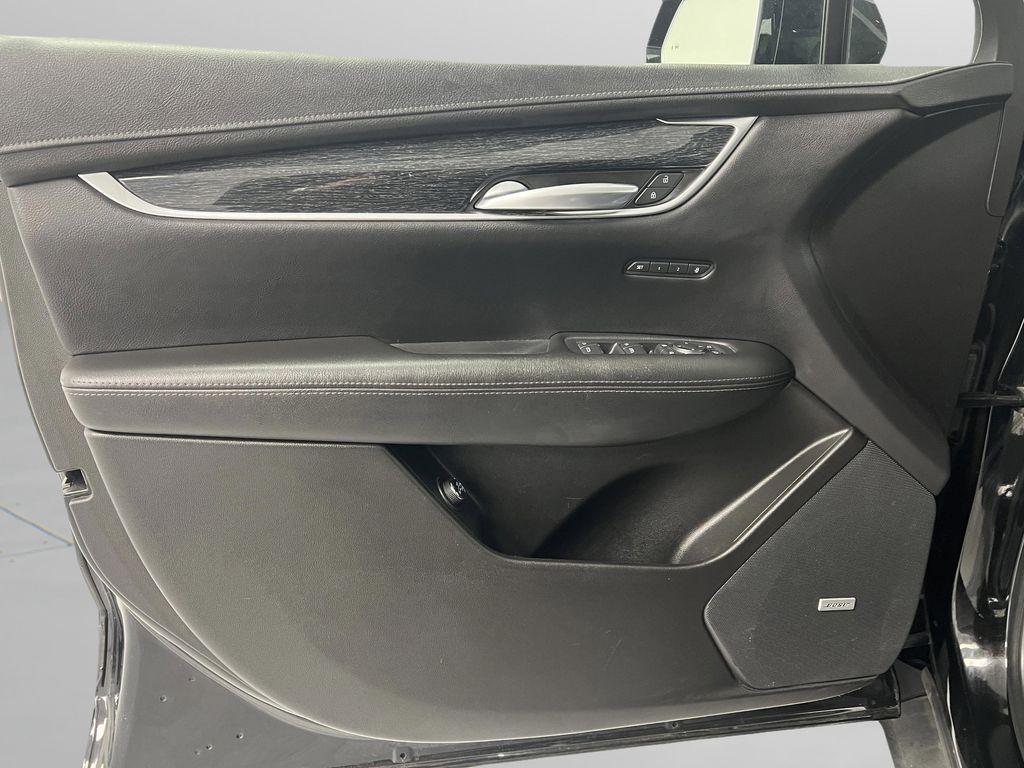 used 2022 Cadillac XT5 car, priced at $23,957