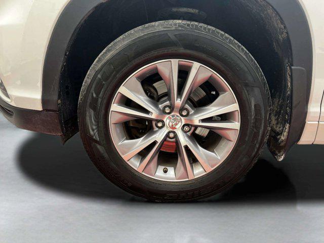 used 2015 Toyota Highlander car, priced at $16,597