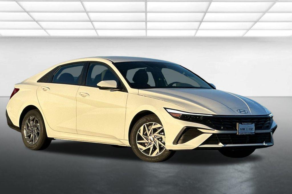 new 2026 Hyundai ELANTRA HEV car, priced at $27,051