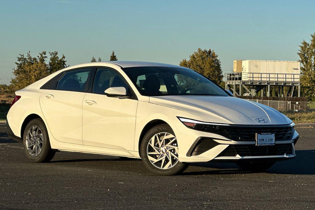 new 2026 Hyundai ELANTRA HEV car, priced at $27,051