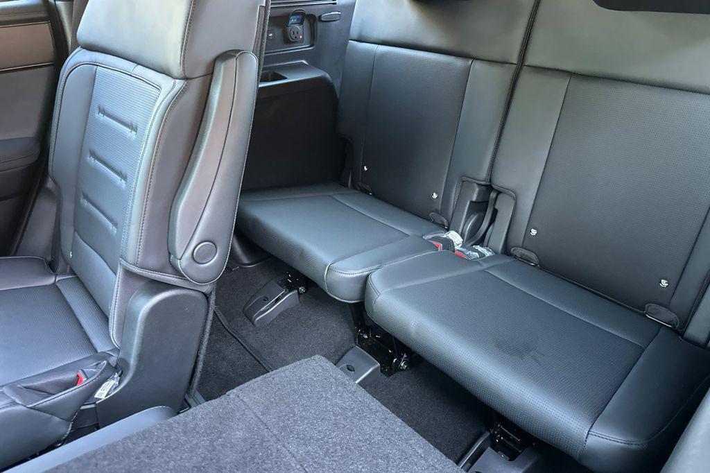 new 2025 Hyundai SANTA FE HEV car, priced at $49,024