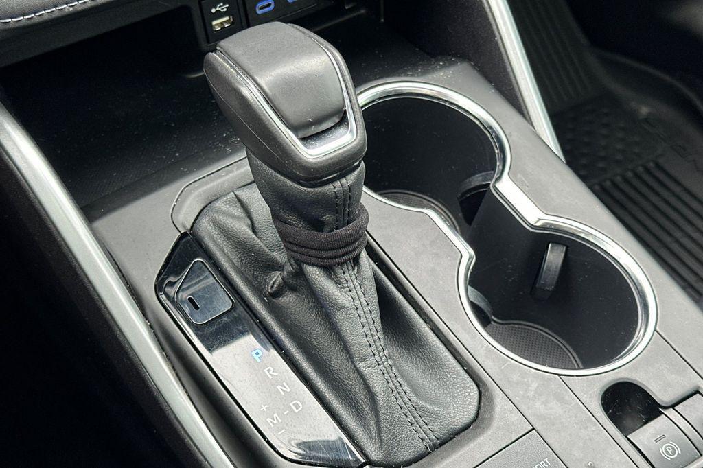 used 2022 Toyota Highlander car, priced at $35,995