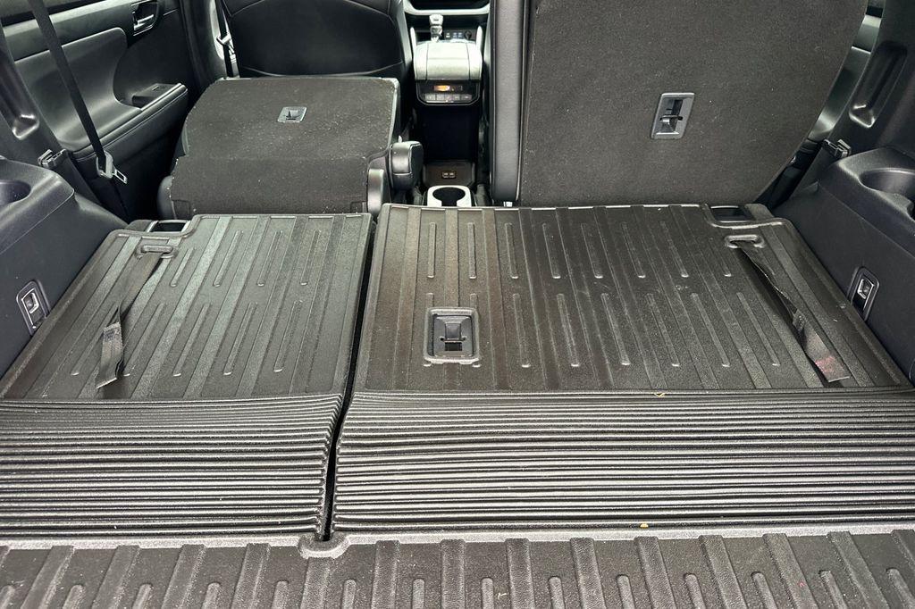 used 2022 Toyota Highlander car, priced at $35,995