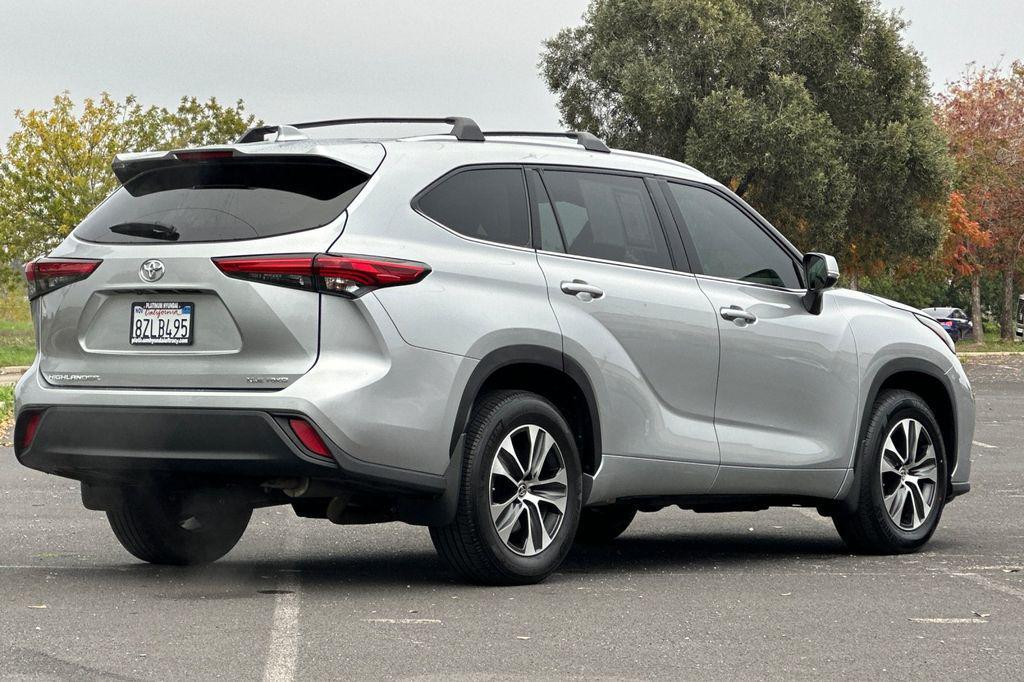 used 2022 Toyota Highlander car, priced at $35,995