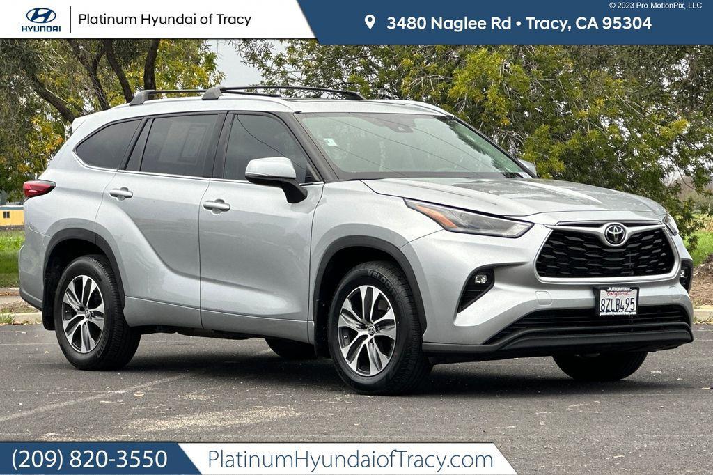 used 2022 Toyota Highlander car, priced at $35,995