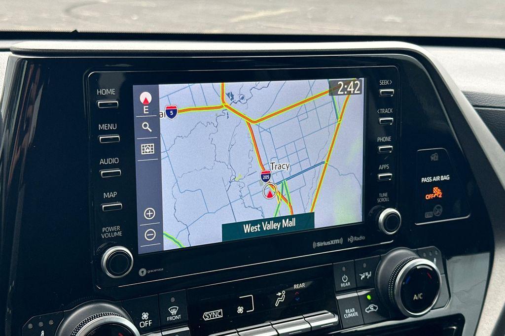 used 2022 Toyota Highlander car, priced at $35,995