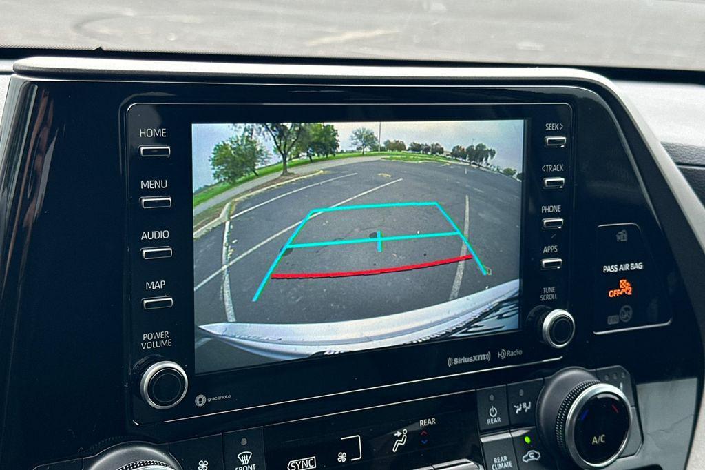 used 2022 Toyota Highlander car, priced at $35,995