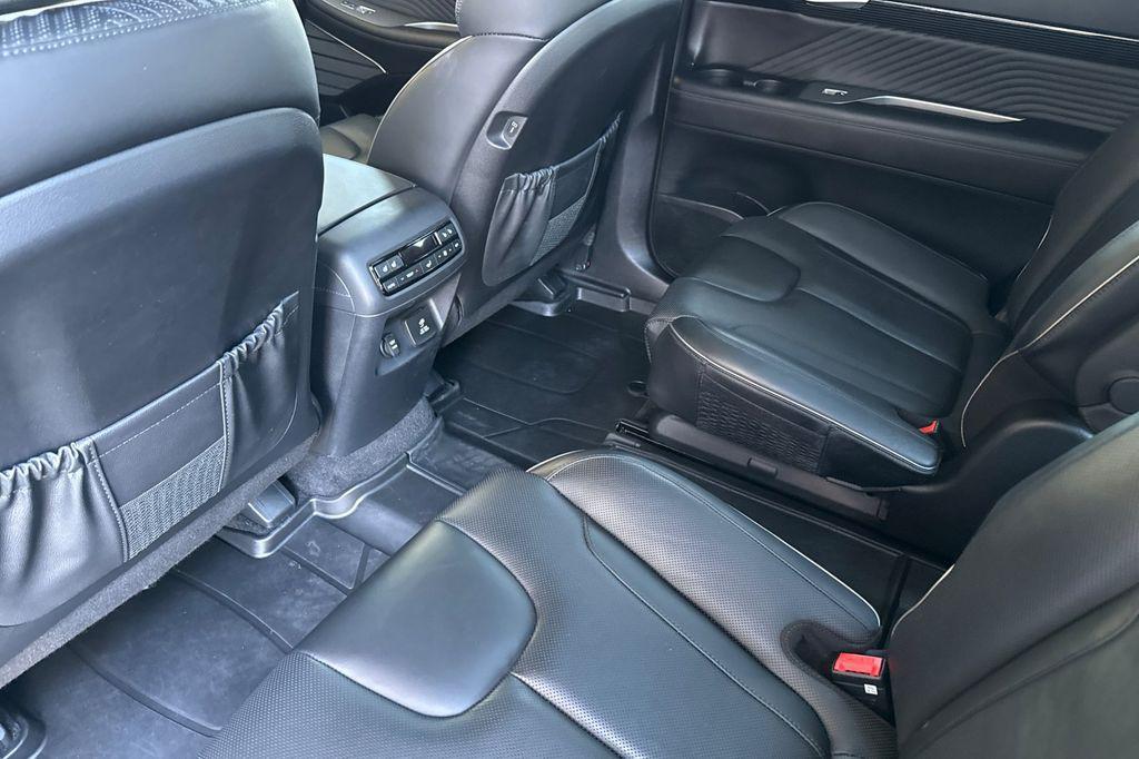 used 2025 Hyundai Palisade car, priced at $43,995