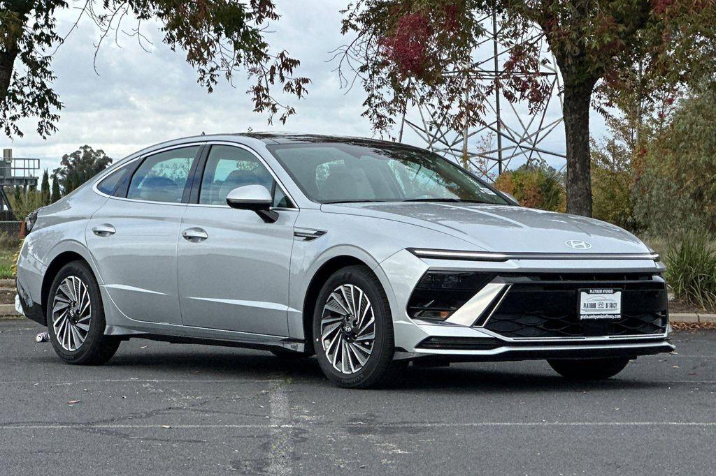new 2026 Hyundai Sonata Hybrid car, priced at $33,303