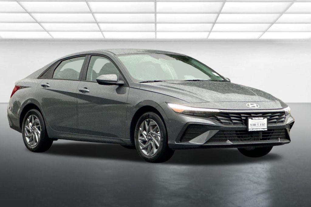new 2026 Hyundai ELANTRA HEV car, priced at $26,571