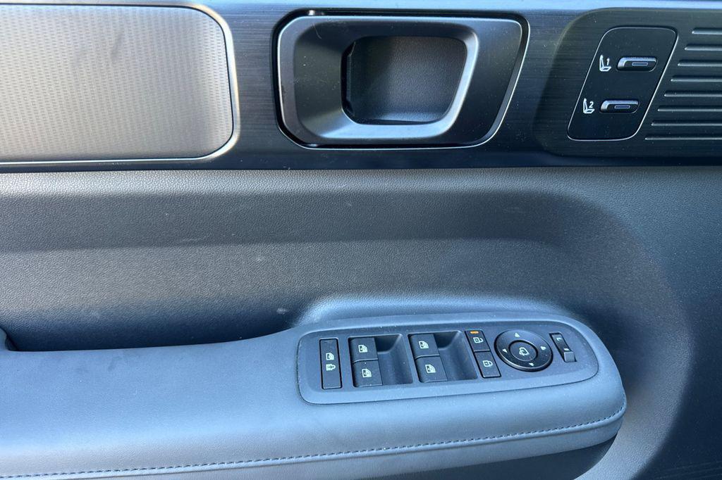 new 2025 Hyundai SANTA FE HEV car, priced at $48,710