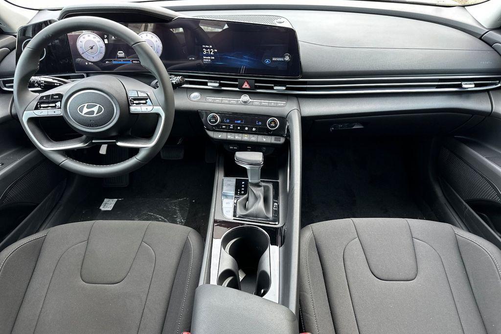 new 2025 Hyundai Elantra car, priced at $27,270