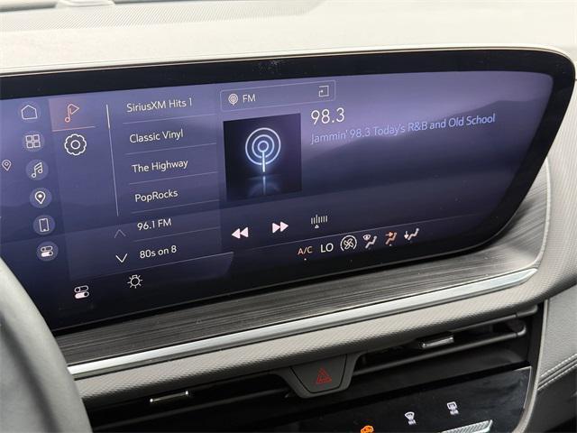 2024 Summit White Buick Envision