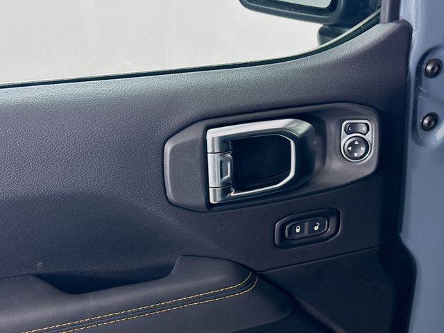 new 2025 Jeep Gladiator car, priced at $38,355