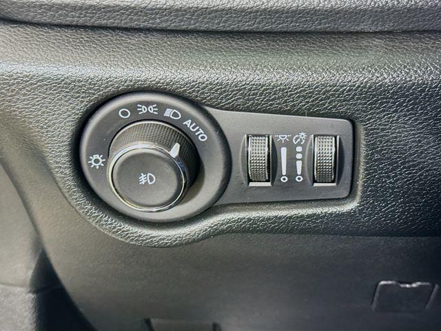 used 2025 Chrysler Pacifica car, priced at $34,500