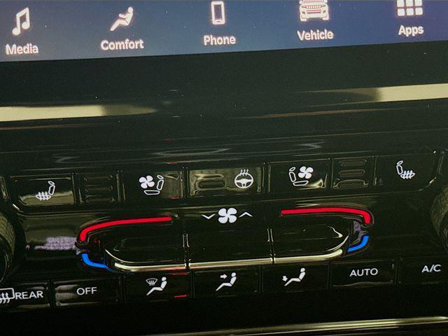 new 2025 Jeep Grand Cherokee car, priced at $54,175