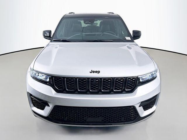 new 2025 Jeep Grand Cherokee car, priced at $54,175