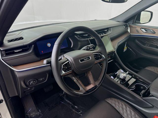 new 2025 Jeep Grand Cherokee car, priced at $54,175