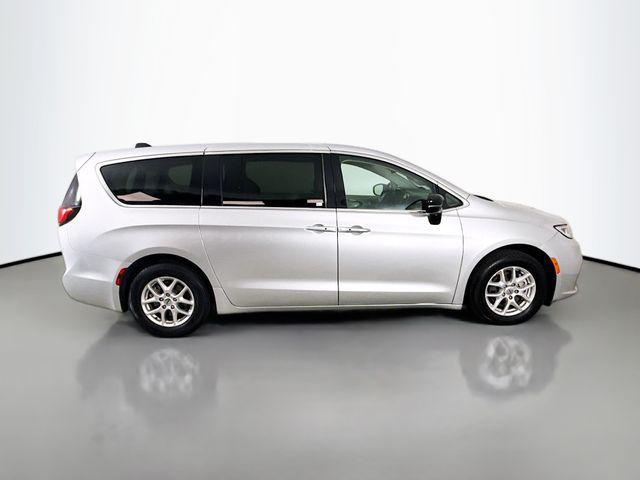 used 2024 Chrysler Pacifica car, priced at $26,312