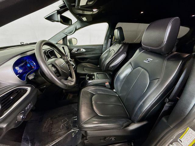 used 2022 Chrysler Pacifica Hybrid car, priced at $23,977