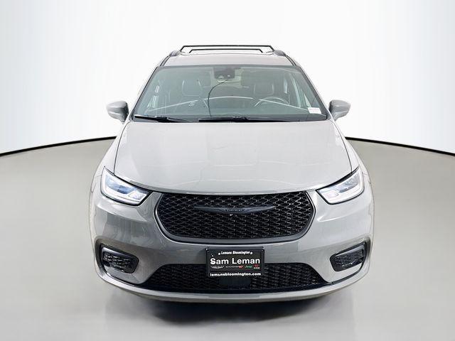 used 2022 Chrysler Pacifica Hybrid car, priced at $23,977