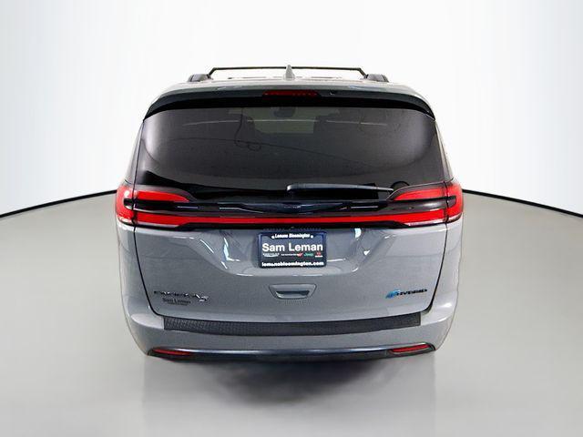 used 2022 Chrysler Pacifica Hybrid car, priced at $23,977