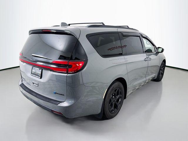 used 2022 Chrysler Pacifica Hybrid car, priced at $23,977