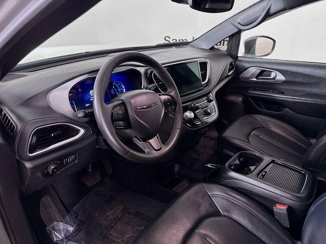 used 2022 Chrysler Pacifica Hybrid car, priced at $23,977
