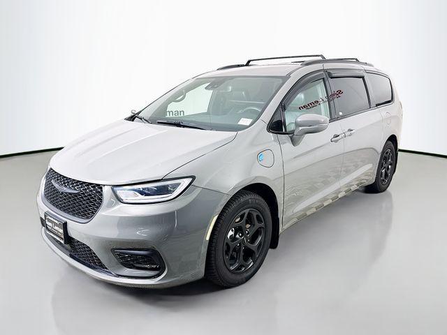 used 2022 Chrysler Pacifica Hybrid car, priced at $23,977