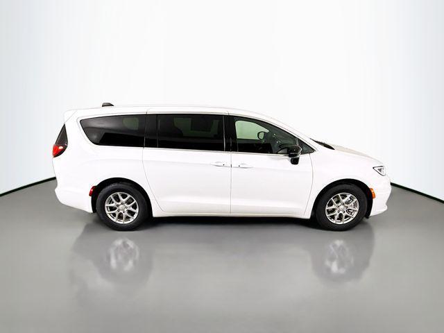 new 2026 Chrysler Pacifica car, priced at $39,635