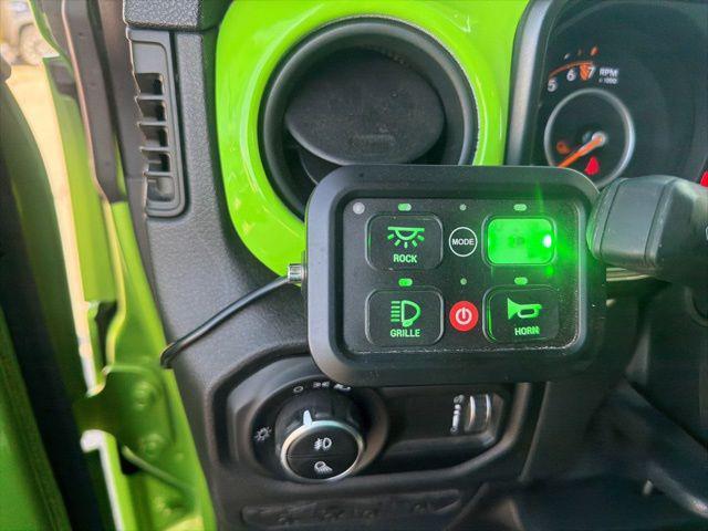 used 2025 Jeep Gladiator car, priced at $40,402