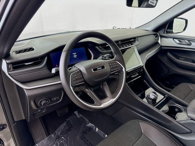 new 2025 Jeep Grand Cherokee car, priced at $39,230