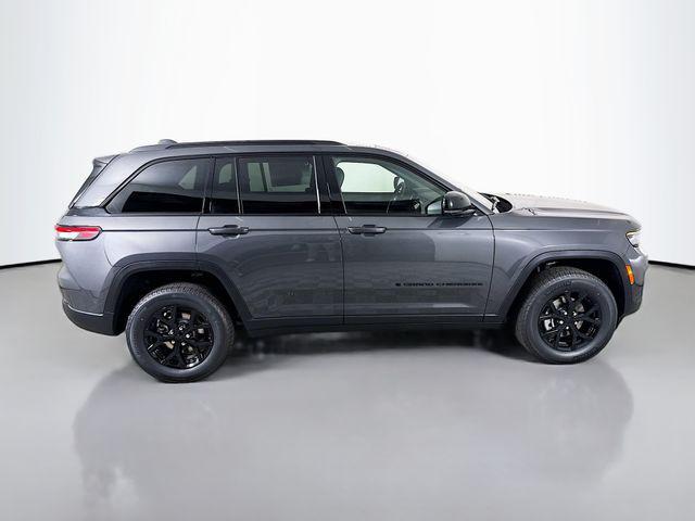 new 2025 Jeep Grand Cherokee car, priced at $39,230