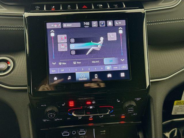 new 2025 Jeep Grand Cherokee car, priced at $39,230