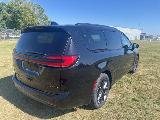 new 2026 Chrysler Pacifica car, priced at $44,760