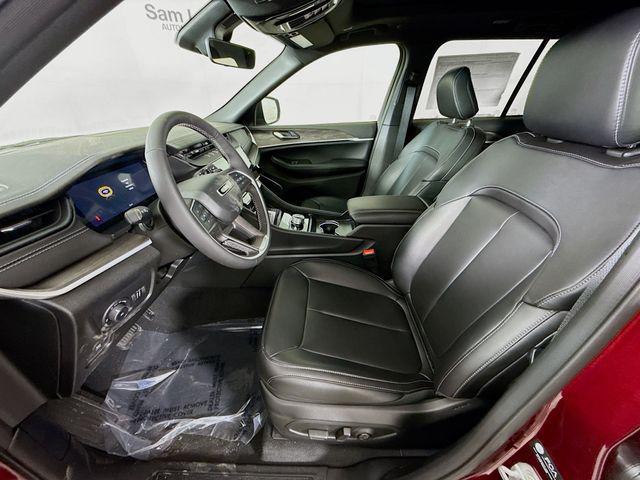 new 2026 Jeep Grand Cherokee car, priced at $43,985